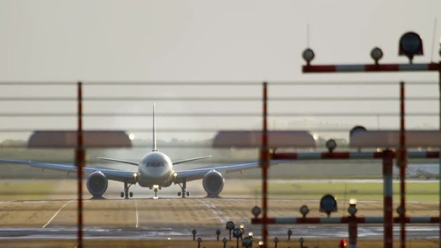 Airplane braking after landing