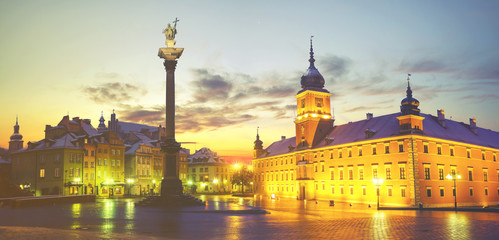 Obraz na płótnie Canvas Royal Castle and Castle Square in Warsaw, retro styling, vintage