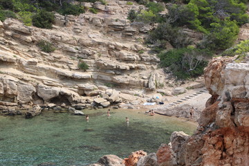 bella vista di una spiaggia a Ibiza