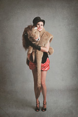 femme cirque vintage avec lion