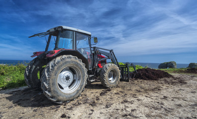 Tractor,maquinaria agr&iacute;cola