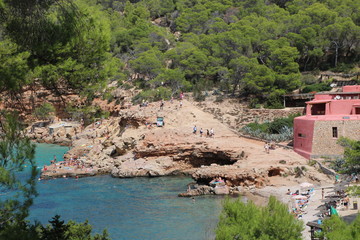 bella vista di una spiaggia a Ibiza