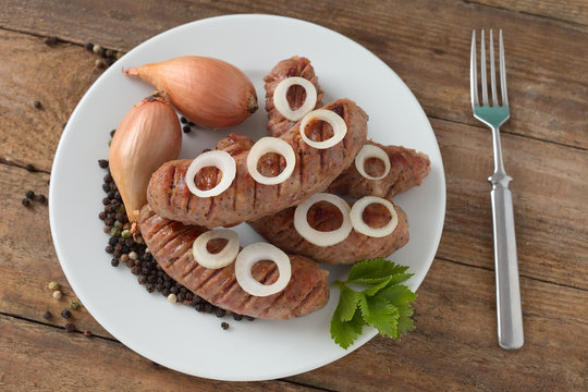 Bratwurst mit Zwiebeln