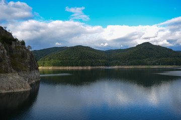 Fototapeta premium The Vidraru lake and dam in Romania 