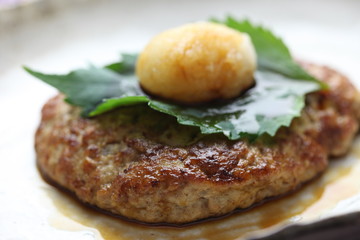 和風豆腐ハンバーグ