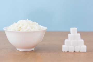 ご飯と角砂糖で糖質制限ダイエットのイメージ　