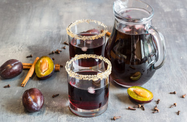 plum juice with ice, cinnamon and cloves. Excellent and warm for cold autumn evenings