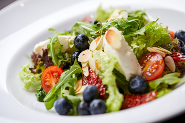 salad with blueberries
