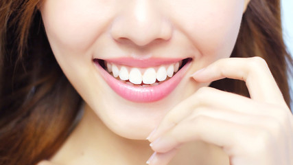 Fototapeta premium beauty woman smile happily
