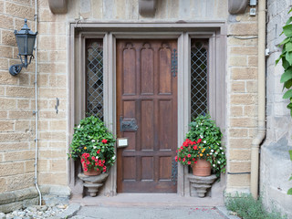 Fototapeta na wymiar Door in an old medieval castle