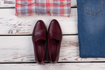 Pair of burgundy shoes - 173663447