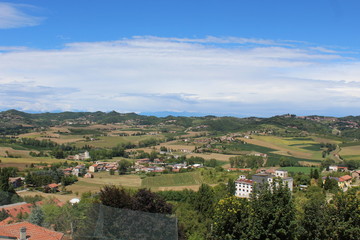 Fototapeta na wymiar hills of the monferrato