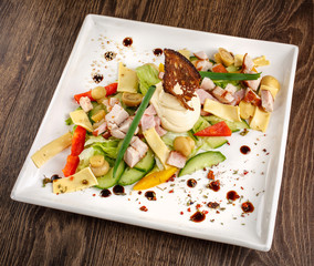 Mixed salad with with vegetables and cheese