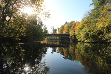 Fototapeta na wymiar Brücke im Herbst 
