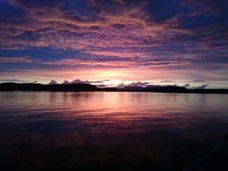 Obraz premium oban dusk sunset on the water