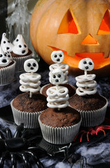 Skeleton of pretzels