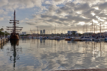 Naklejka premium Barcelona harbor, Spain.