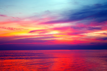 Naklejka na ściany i meble sunrise in the sea