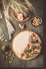 Delicious Tart with fresh figs