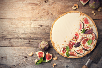 Delicious Tart with fresh figs