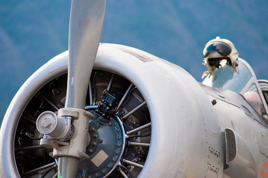Fontale di aereo a elica
