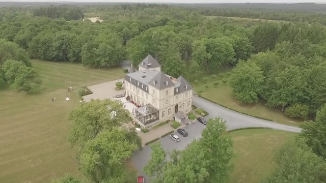 Plan drone a&eacute;rien chateau du bois d'Arlon