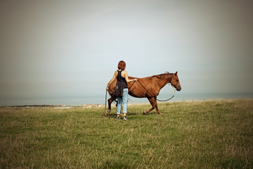 longer son cheval dans la nature. © Image'in