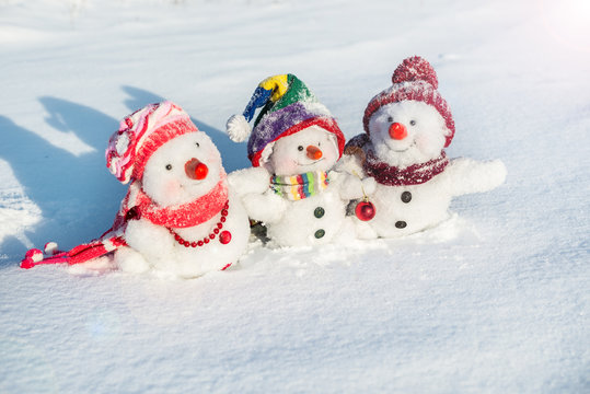 Happy snowman family