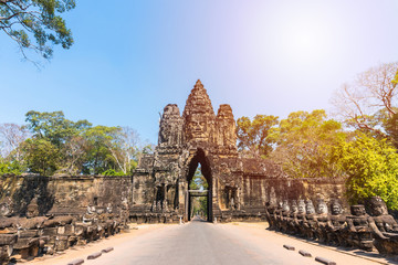Fototapeta premium Angkor thom gate in siem reap cambodia