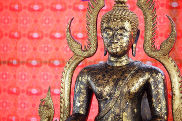 golden buddha statue