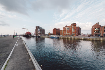 Fototapeta na wymiar view of buildings at waterfront