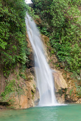 Obraz premium Waterfall El Cacao in Zacapa village, Honduras