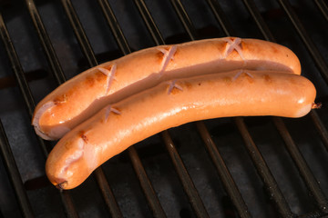Würste auf dem Grill