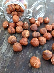 noisettes ,fruit sec dans bocal en verre