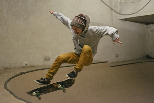 Skater in skate pool