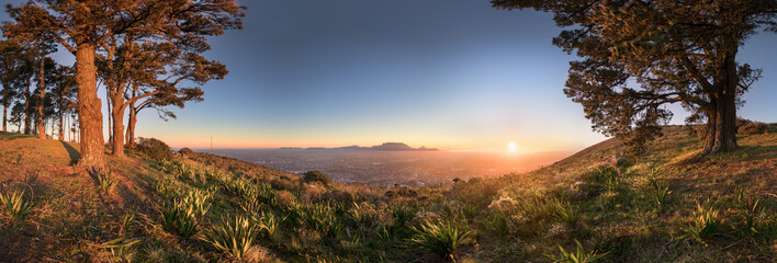Naklejka premium Spektakularny zachód słońca w Kapsztadzie