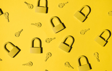 Keys and locks. yellow/yellow