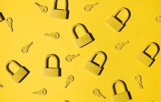 Keys and locks. yellow/yellow