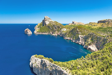 Punta la Nau at Formentor - Mallorca - 4994 © Wolfgang Jargstorff