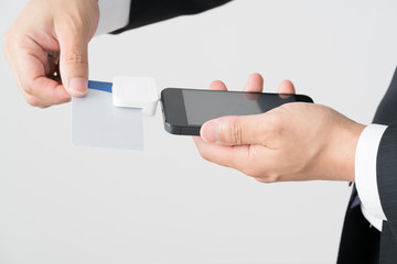 フィンテック、オンライン決済、スマートフォン、男性、モバイル決済