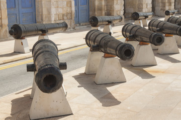 Malta, Vittoriosa, Historic Cannons