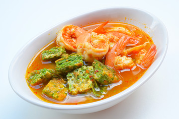 Hot & Sour Curry with Shrimps and Acacia Omelette