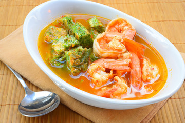 Hot & Sour Curry with Shrimps and Acacia Omelette