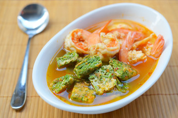 Hot & Sour Curry with Shrimps and Acacia Omelette