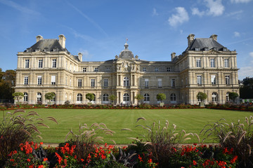 Fototapeta na wymiar Palais du Luxembourg à Paris, France