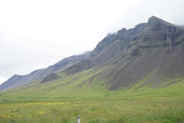 Fototapeta na wymiar Landschaft am Hvalfjörður / Walfjord im Süd-Westen Islands