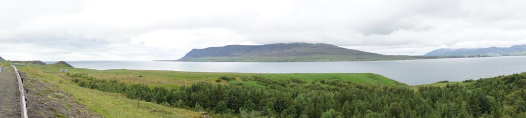 Landschaft am Hvalfjörður / Walfjord im Süd-Westen Islands