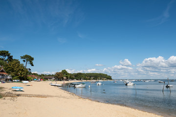 BASSIN D'ARCACHON (France), une plage en été