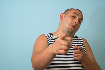 Shows finger direction