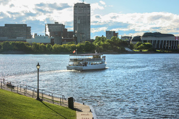 boat on a river in Ottawa Canada - obrazy, fototapety, plakaty